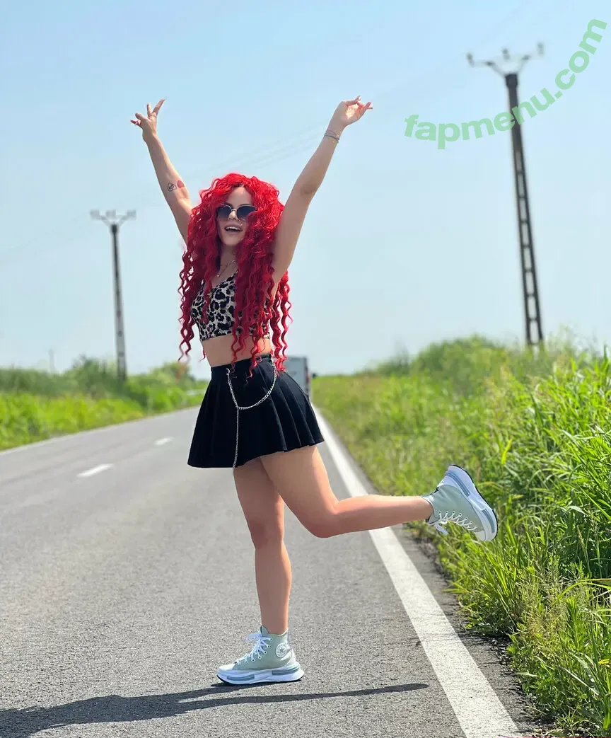 itsfoxyhoe nude photo #0056 (itsfoxyhoe)