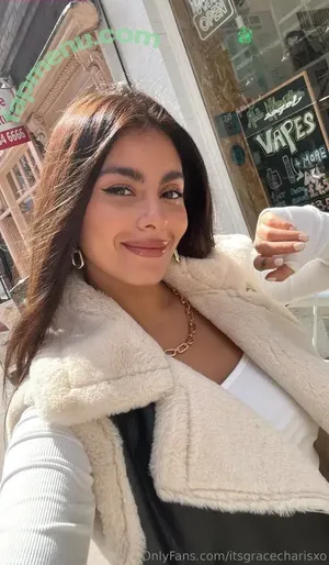 itsgracecharisxo / itsgracecharis nude photo #0001