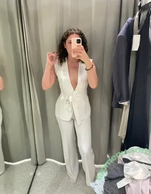 itsjoleneeee / joooes.secret nude photo #0018