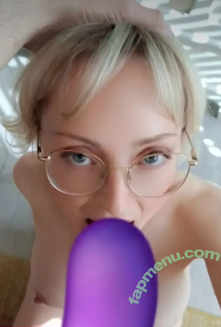 itskatiebelle nude photo #0002 (its_katiebelle / itskatiebell)