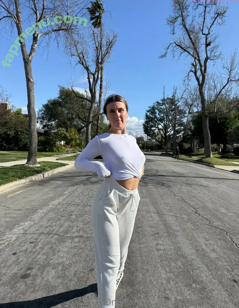 itskatyrobertson nude photo #0006 (itskatyrobertson)