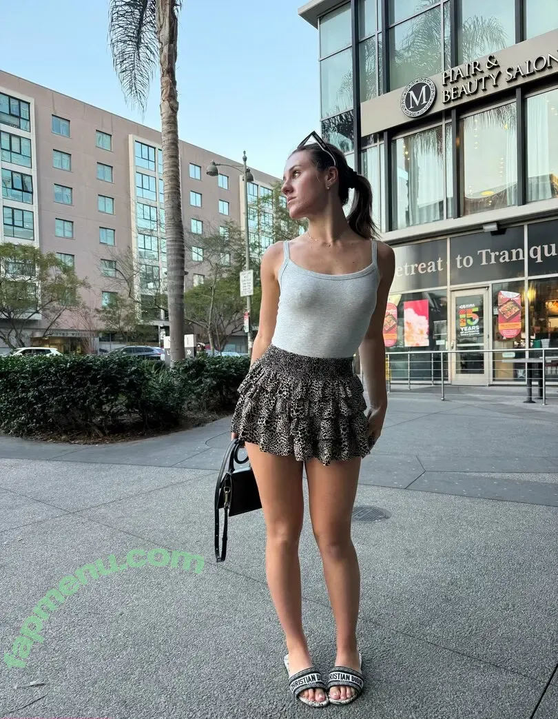 itskatyrobertson nude photo #0007 (itskatyrobertson)