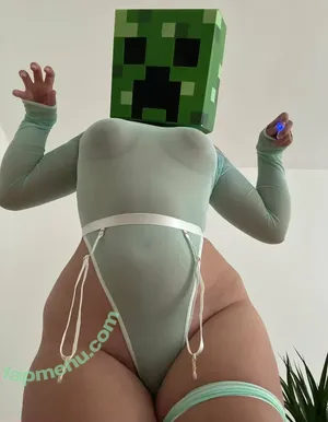 itskuki / oopsie_itskukii nude photo #0004