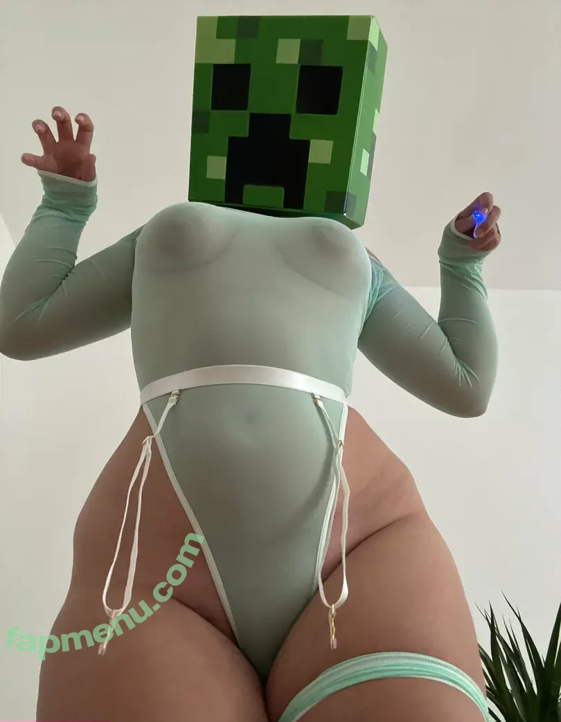 itskuki nude photo #0004 (oopsie_itskukii)