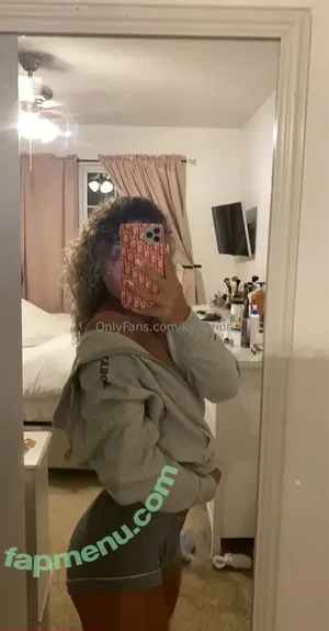 itskylieee / itsskylieeeee nude photo #0017