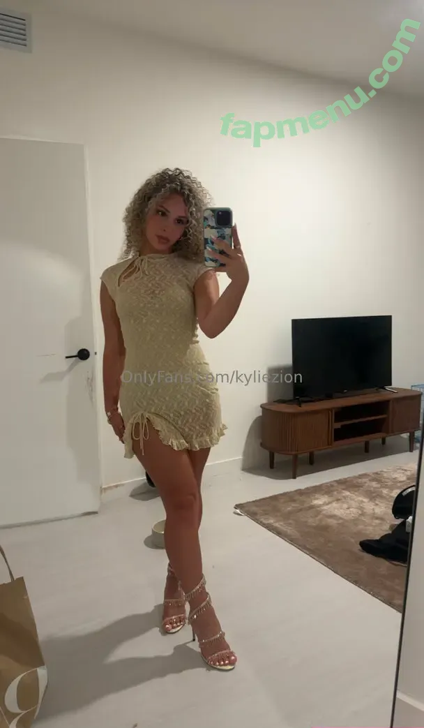 itskylieee nude photo #0016 (itsskylieeeee)