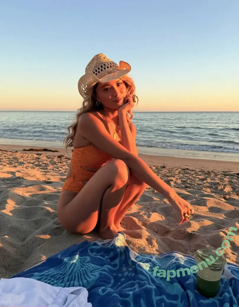 itslaaurr nude photo #0063 (itslaaurr)