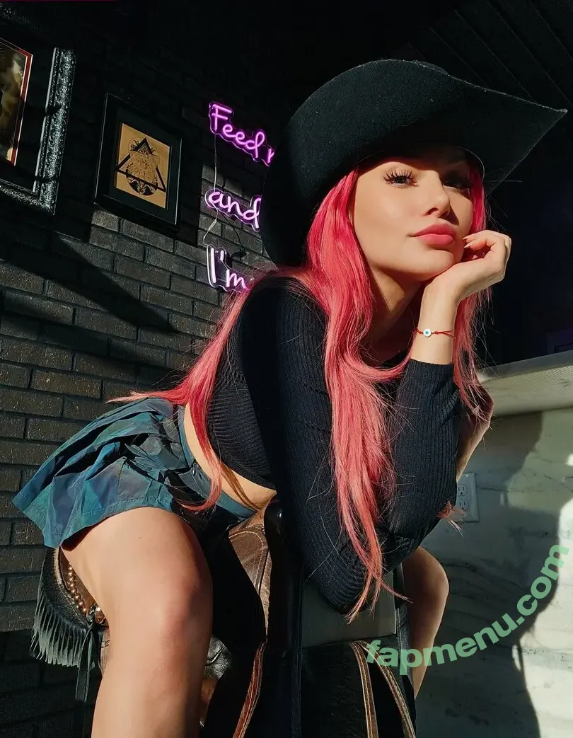 ItsLeslie nude photo #0070 (itslesliehey)