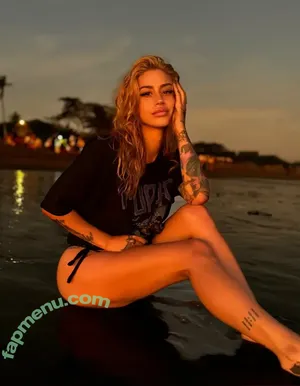 Itslilierose nude photo #0016