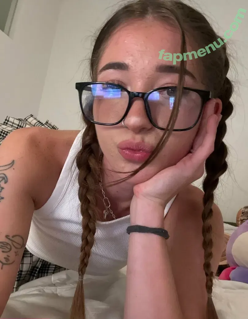 itslolariv nude photo #0100 (itslolarivera)