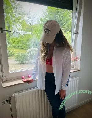 itsme.madeleine / its.me.madeleine nude photo #0045