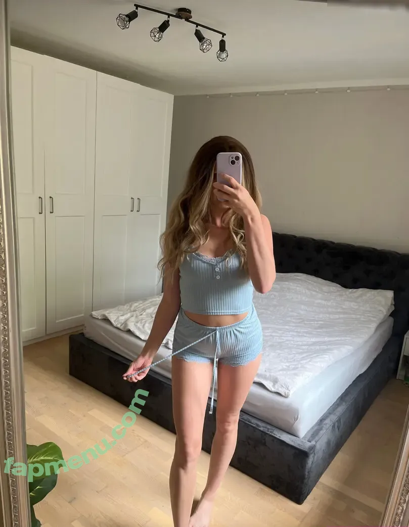itsme.madeleine nude photo #0032 (itsme.madeleine)