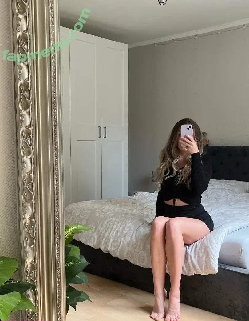 itsme.madeleine nude photo #0048 (its.me.madeleine)