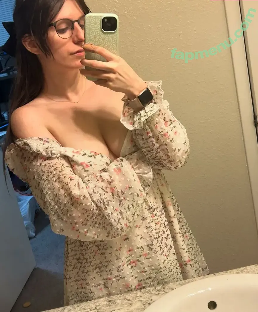 itsmemegalodon nude photo #0005 (itsmemegalodon_)