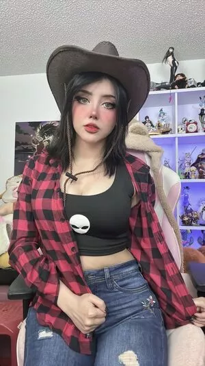 Itsmidna / Mirna Vegas / ashprincessmidna / itsmidnaa nude photo #0115