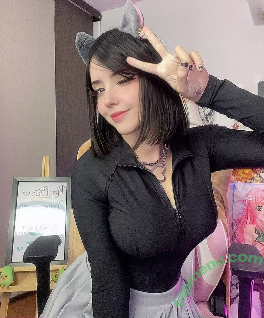 Itsmidna nude photo #0103 (Mirna Vegas / ashprincessmidna / itsmidnaa)
