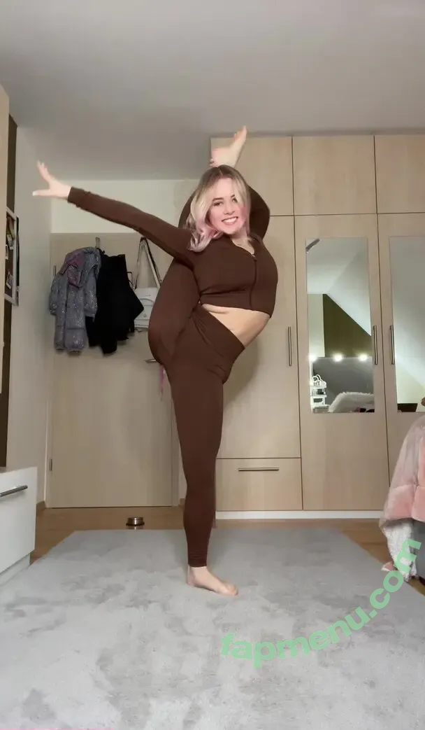 Itsmisabell nude photo #0047 (sarahtoninx9_)