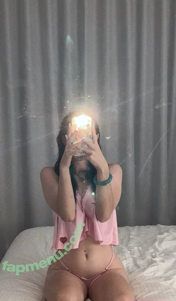 itsmontanahfaith nude photo #0002 (itsmontanahfaith_)