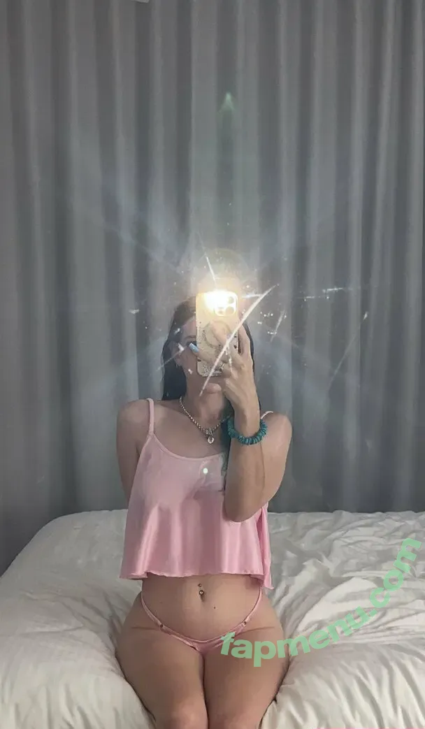 itsmontanahfaith nude photo #0003 (itsmontanahfaith_)