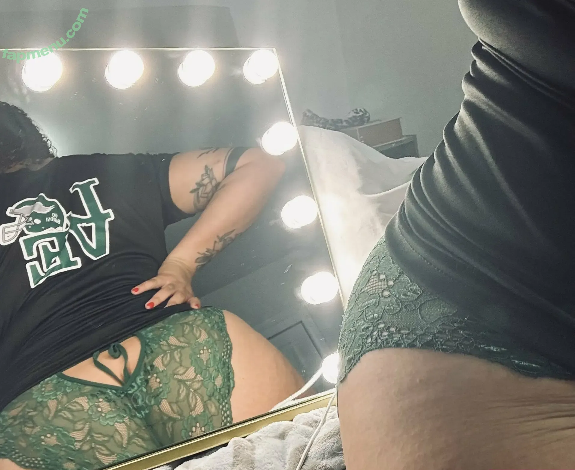 itsNOTebbi nude photo #0005 (_aureliamoon / ebbinichelle / mspeachy_xo)