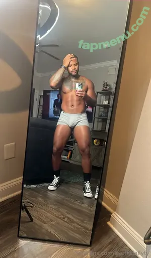 itsofficiallyty / officialjt nude photo #0013