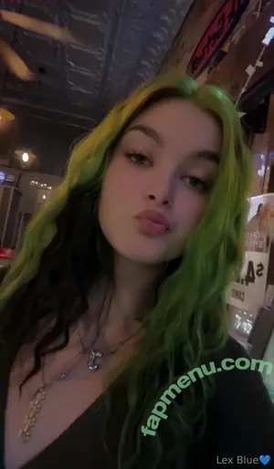 itsonlyalexisss / itsonlyalexissss nude photo #0016