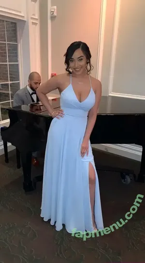 itsqueennovaa / OFTV nude photo #0104