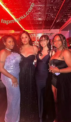 itsqueennovaa / OFTV nude photo #0111