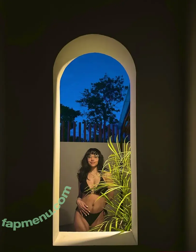 itsqueennovaa nude photo #0110 (OFTV)