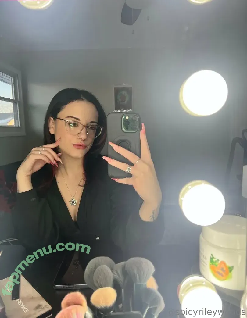 itsrileywoods nude photo #0020 (rileywoods.tv)