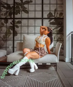 itssarapr nude photo #0134