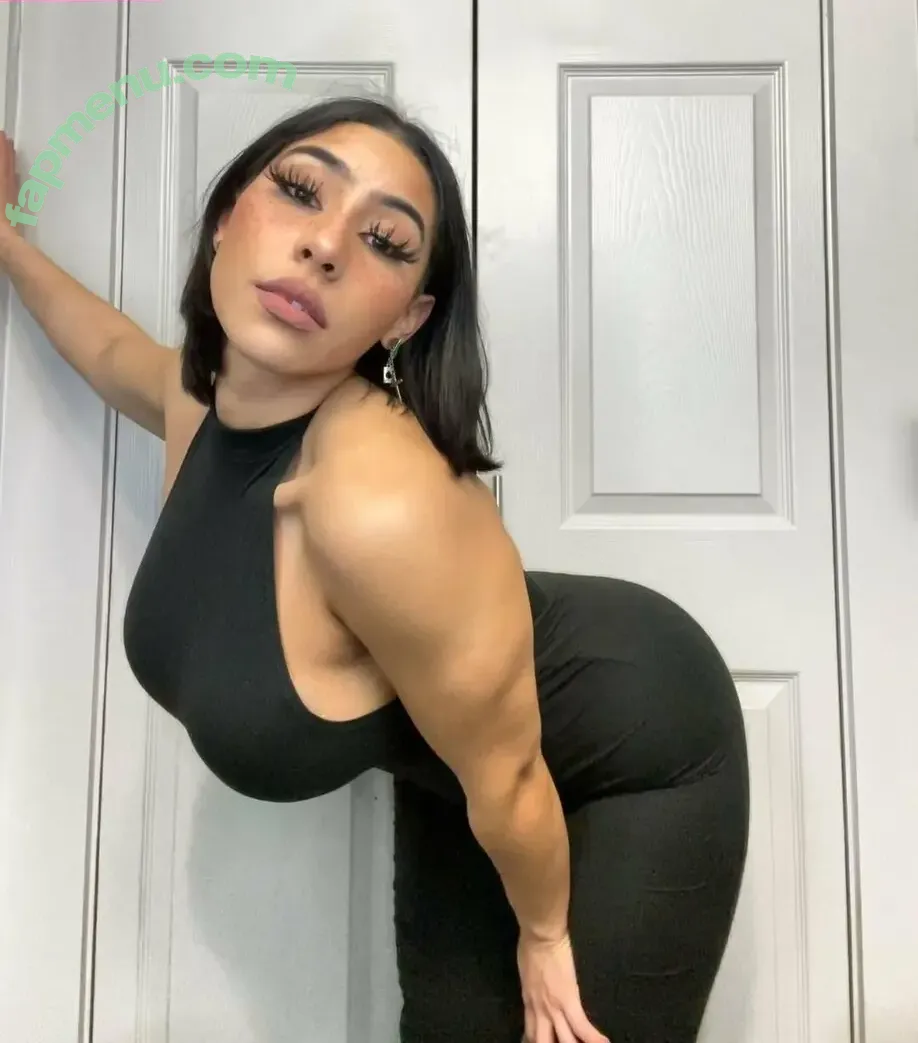 itssarapr nude photo #0112 (itssarapr)