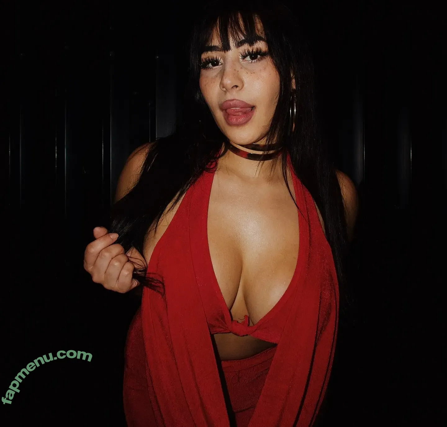 itssarapr nude photo #0127 (itssarapr)