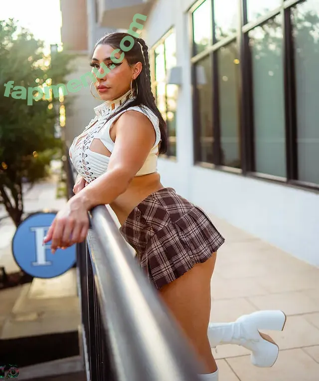 itssarapr nude photo #0138 (itssarapr)