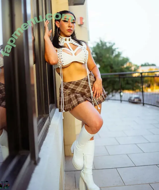 itssarapr nude photo #0141 (itssarapr)