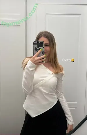 itsSky / itsSkyLOL nude photo #0092