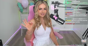 itsSky / itsSkyLOL nude photo #0101