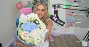 itsSky / itsSkyLOL nude photo #0102