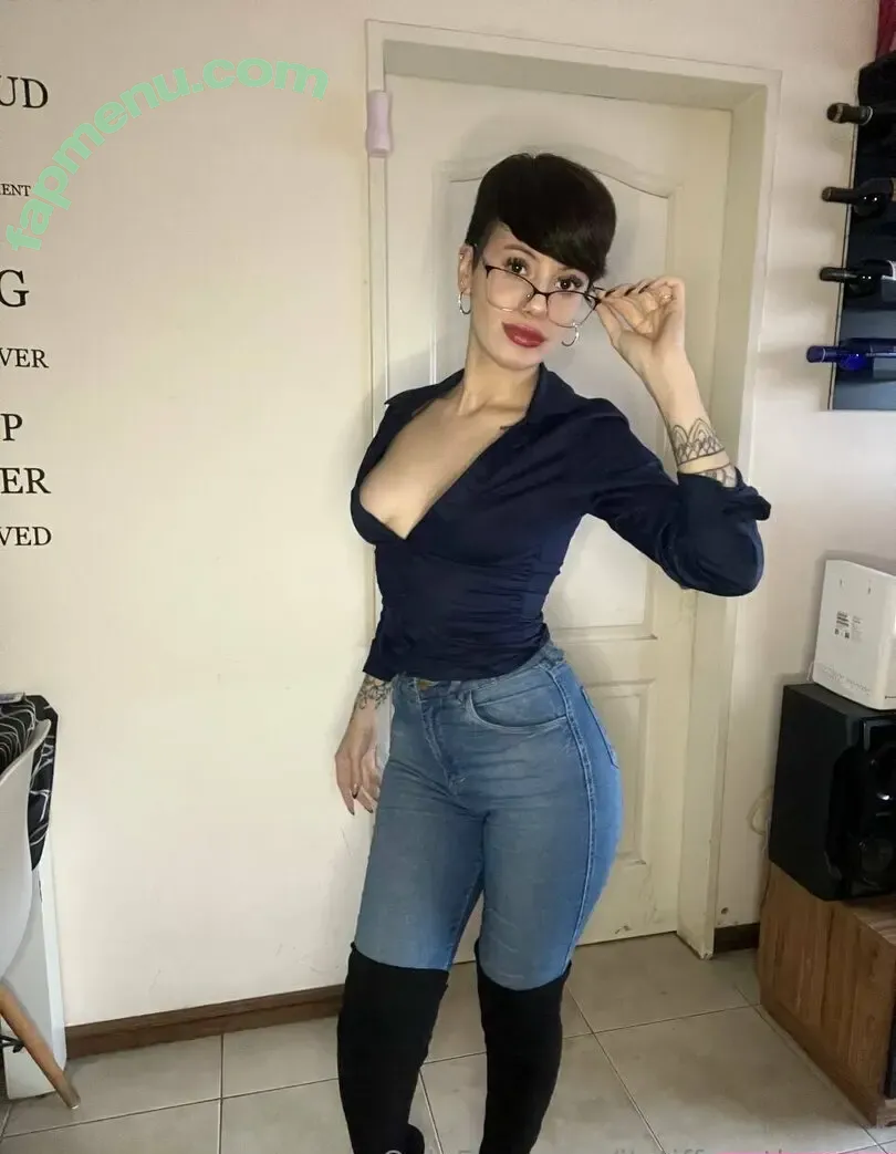 itstiffanythomas nude photo #0006 (itstiffanythomas)