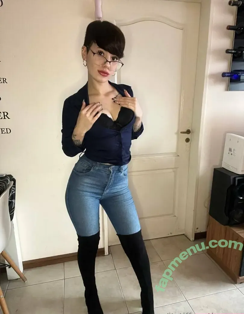itstiffanythomas nude photo #0021 (itstiffanythomas)