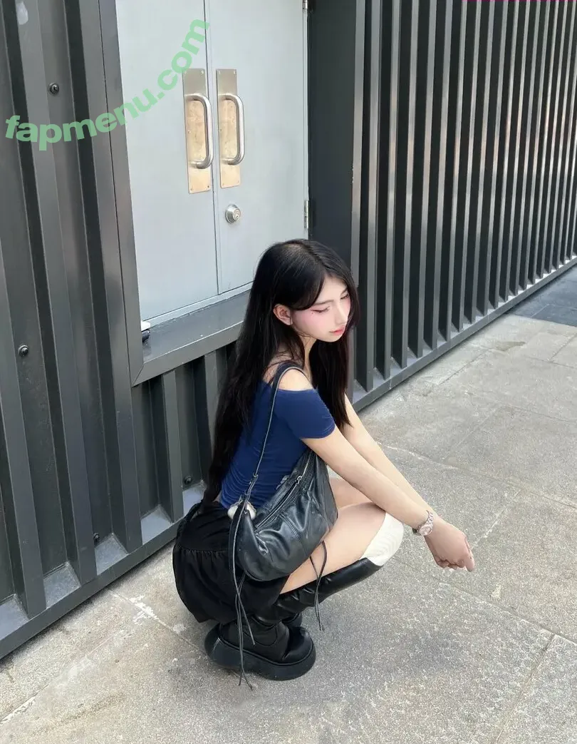 itstrawberrii nude photo #0002 (theestrawberry_)