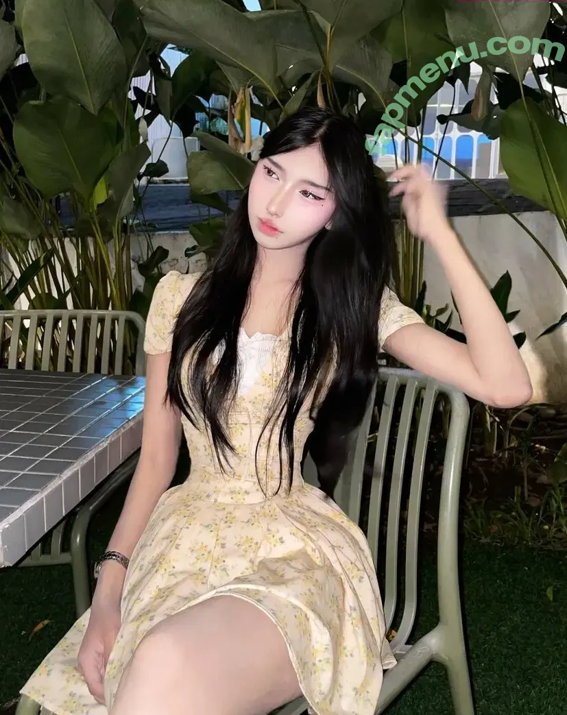 itstrawberrii nude photo #0004 (theestrawberry_)