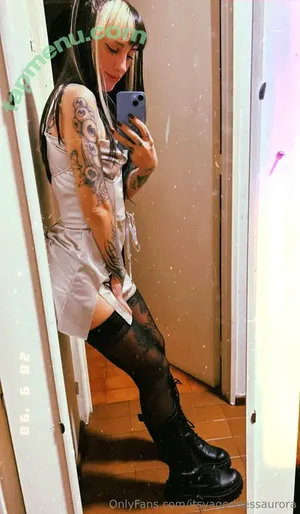 itsyagoddessaurora / its.aur0raa nude photo #0004