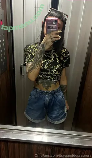 itsyagoddessaurora / its.aur0raa nude photo #0035