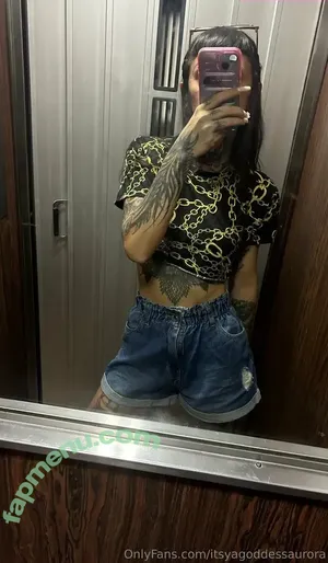 itsyagoddessaurora / its.aur0raa nude photo #0036