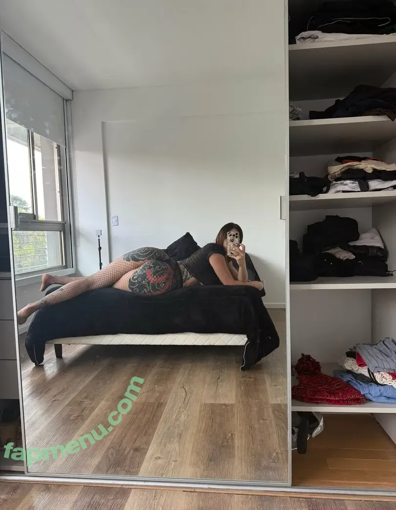 itsykuza nude photo #0006 (itskuzaa)