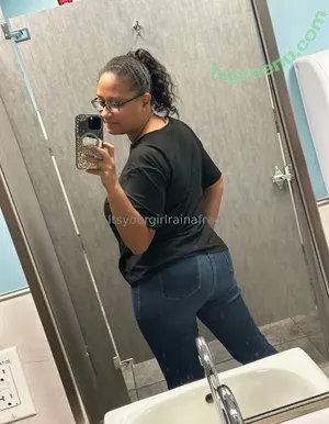 itsyourgirlrainafree / itsyourgirlshelina nude photo #0002