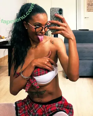  nude photo #0004