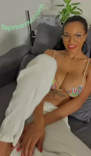  nude photo #0005