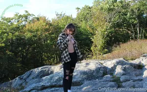 ittybittyclubxo / ittybittyyxo nude photo #0010